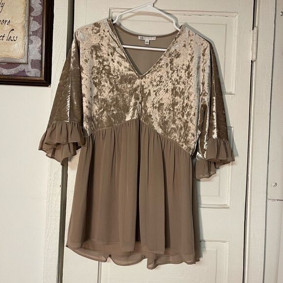 DR2 crushed velvet blouse  - Picture 2 of 9